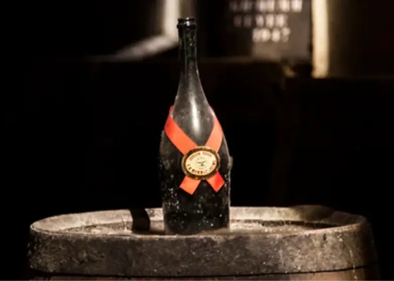 G.H. Mumm launch of the Cordon Rouge cuvée, whose red sash becomes iconic worldwide in 1876